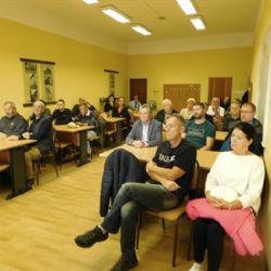 Občané Podhradu diskutovali s provozovatelem chebského letiště