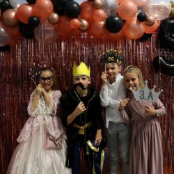 Ostrov: Podzimní slavnost na ZŠ Masarykova vyvrcholila tradičně plesem (i když letos trochu jinak)