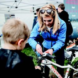 Projekt „Na kole jen s přilbou“ varuje před zbytečnými riziky
