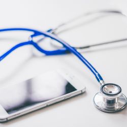 Region: Díky stipendiím se podaří v kraji udržet mladé lékaře