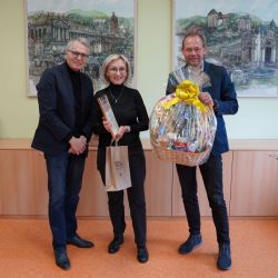 Region: Hejtman předal ceny vítězům výtvarné soutěže pro seniory