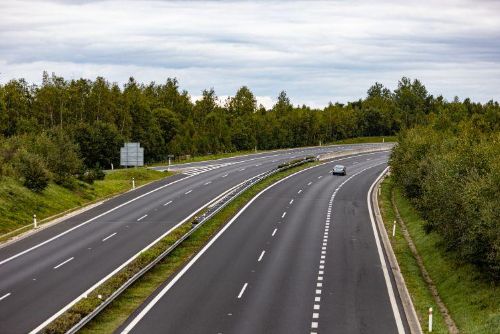 Foto: Region: Karlovarský kraj vybral zhotovitele pro stavbu obchvatu Veselova, projekt navazuje na výstavbu dálnice D6