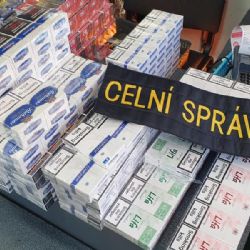 Region: Karlovarští celníci zajistili zahřívané tabákové výrobky, cigarety a padělky elektronických cigaret