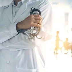 Region: Krajské zdravotnictví se staví na nohy, kraj finančně podporuje skoro stovku budoucích doktorů