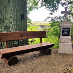 Region: Nové Chalupy připomíná opravený kříž a pamětní lavice