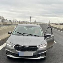 Region: Osmdesátiletý cizinec si nebyl vědom jízdy po dálnici v protisměru