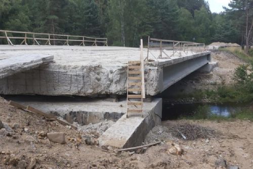 Foto: Region: Stavební práce na mostech u Kfel jsou zastaveny