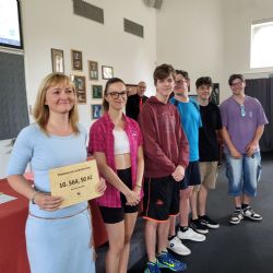 Sokolov: Gymnazisté vysportovali 100 tisíc korun pro zařízení v kraji 