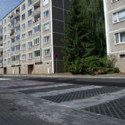 Sokolov: Rekonstrukce komunikace a parkovacích stání v ulici Lidického nábřeží byla dokončena