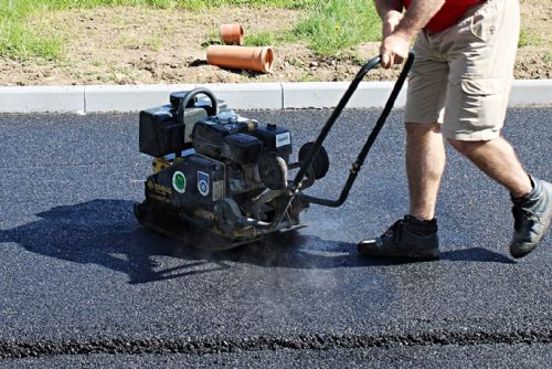 Foto: Sokolov: Sezona oprav komunikací začala s počátkem jara