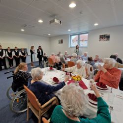 Sokolov: Středoškoláci proměnili jídelnu na Čtyřce v luxusní restauraci