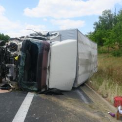 Sokolovsko: Při nehodě na D6 došlo pouze k lehkému zranění