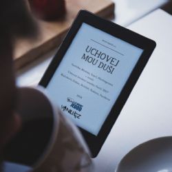 Vyšla sbírka fantastických povídek Uchovej mou duši. Je zdarma ke stažení!