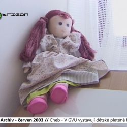 2003 – Cheb: V GVU vystavují dětské pletené hračky (TV Západ)