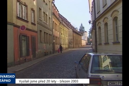 Foto: 2003 – Cheb: V Hradební u školy vzniknou zpomalovací retardéry (TV Západ)