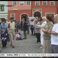 2004 – Cheb: Na náměstí proběhly oslavy vstupu do EU (TV Západ)