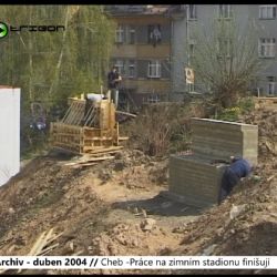 2004 – Cheb: Práce na zimním stadionu finišují (TV Západ)