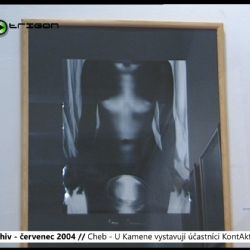 2004 – Cheb: U Kamene vystavují účastníci KontAktFota 2003 (TV Západ)