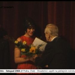 2004 – Praha, Cheb: Divadelníci uspěli na jubilejním ročníku přehlídky (TV Západ)