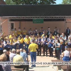 Březová: Přehlídka nabídla tři dechové soubory a mažoretky (TV Západ)