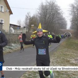 Cheb: Mráz neodradil stovky lidí od účasti na Silvestrovském běhu (TV Západ)