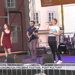 Cheb: Na 25 dvorcích probíhá festival plný kultury (TV Západ)