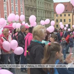 Cheb: Na Avon pochodu se vybralo více než 37 tisíc korun (TV Západ)