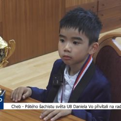 Cheb: Pátého šachistu světa U8 Daniela Vo přivítali na radnici (TV Západ)