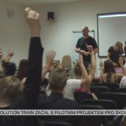 Cheb: Revolution train začal s pilotním projektem pro školy (TV Západ) 
