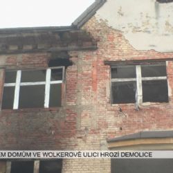 Cheb: Třem domům ve Wolkerově ulici hrozí demolice (TV Západ)