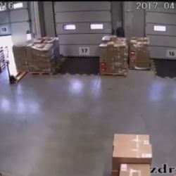 Cheb: Zaměstnanec se snažil odnést výrobky z firmy