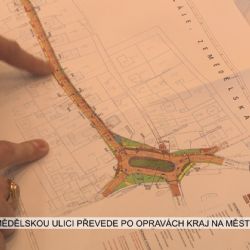 Cheb: Zemědělskou ulici převede kraj po opravách na město (TV Západ)