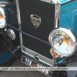 Františkovy Lázně: Do města se sjela historická auta a motorky (TV Západ)