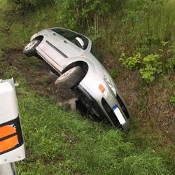 Hazlov: V Esíčku sjel řidič do příkopu