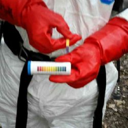 Královské Poříčí - Nechali sudy v lese výrobci drog ve velkém?