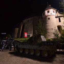 Loket: Tanky jsou ve městě kvůli natáčení filmu