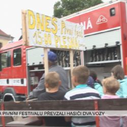 Plesná: Na pivním festivalu převzali hasiči dva vozy (TV Západ)