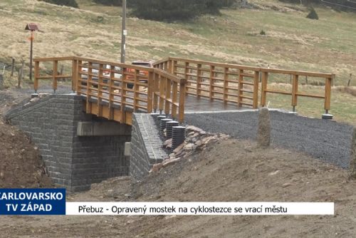Foto: Přebuz: Opravený mostek na cyklostezce se vrací městu (TV Západ)