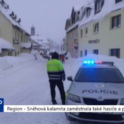 Region: Sněhová kalamita zaměstnala také hasiče i policisty (TV Západ)