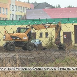 Sokolov: Na Vítězné vznikne dočasné parkoviště pro 150 aut (TV Západ)