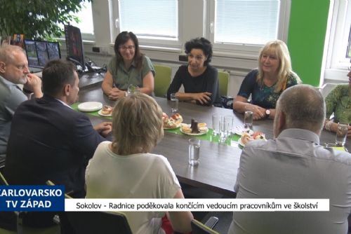 Foto: Sokolov: Radnice poděkovala končícím vedoucím pracovníkům ve školství (TV Západ)