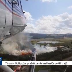 Tisová: Obří požár pražců zaměstnal hasiče ze tří krajů (TV Západ)