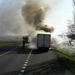 Verušičky: Dodávka s pečivem vzplála