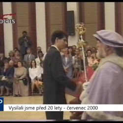 2000 – Cheb: Během promoce obdrželo 15 bakalářů červený diplom (TV Západ)