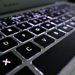 Aš: Na internetu nabízel odcizené věci