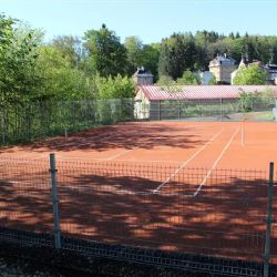 Aš: Opravy v areálu tenisových kurtů finišují