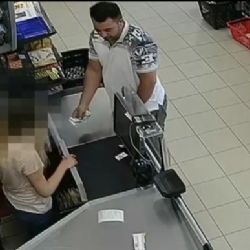 Aš: Policie pátrá po muži z videozáznamu