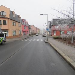 Aš: Řidička ujela z místa nehody. Policie hledá svědky