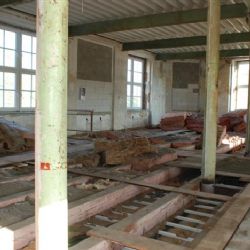 Aš: Stavba nové základní umělecké školy zdárně pokračuje