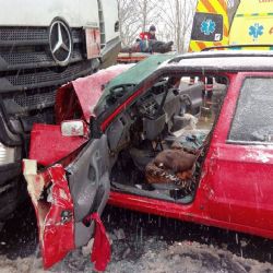 Ašsko: Čelní střet osobního vozidla s nákladním